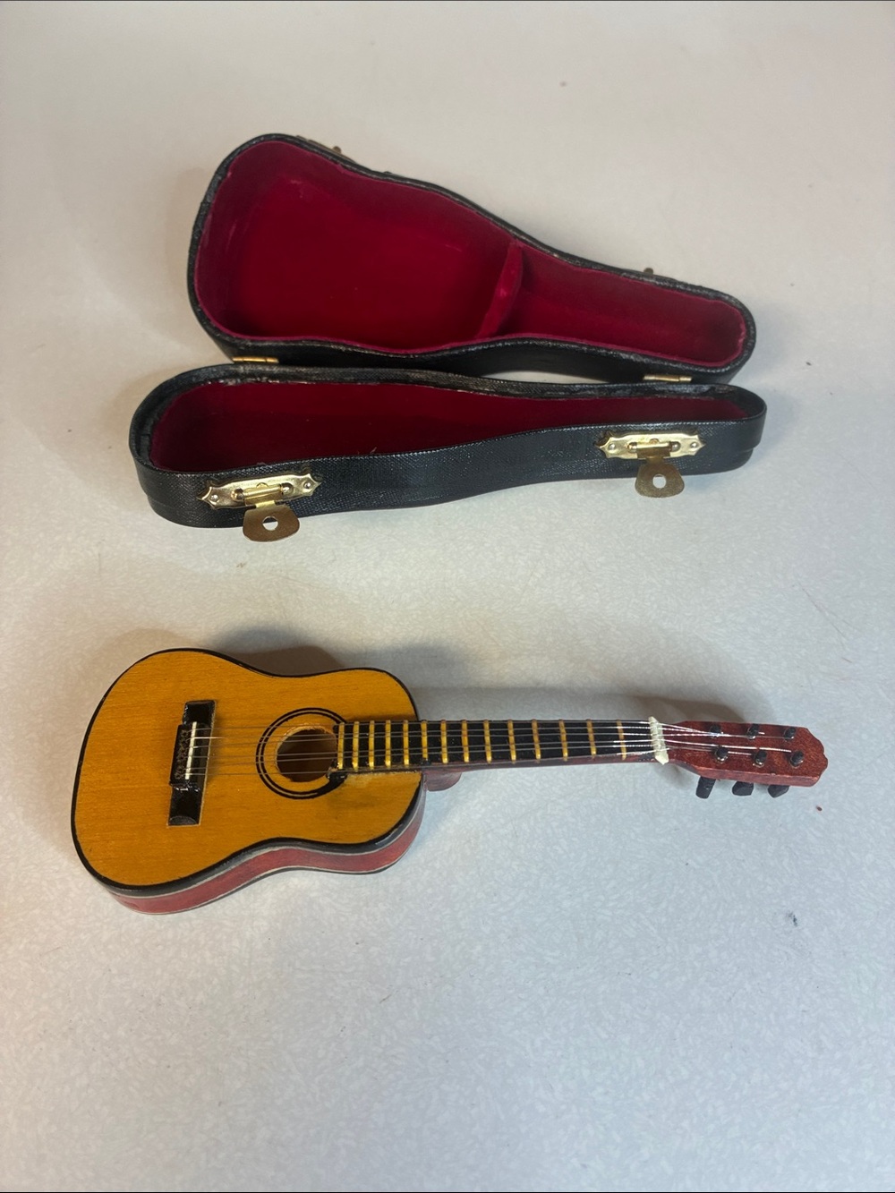 Quality Wooden Miniature Acoustic Guitar Mini Musical Instrument Replica Rare